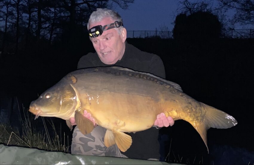 Foto van mij en een spiegelkarper